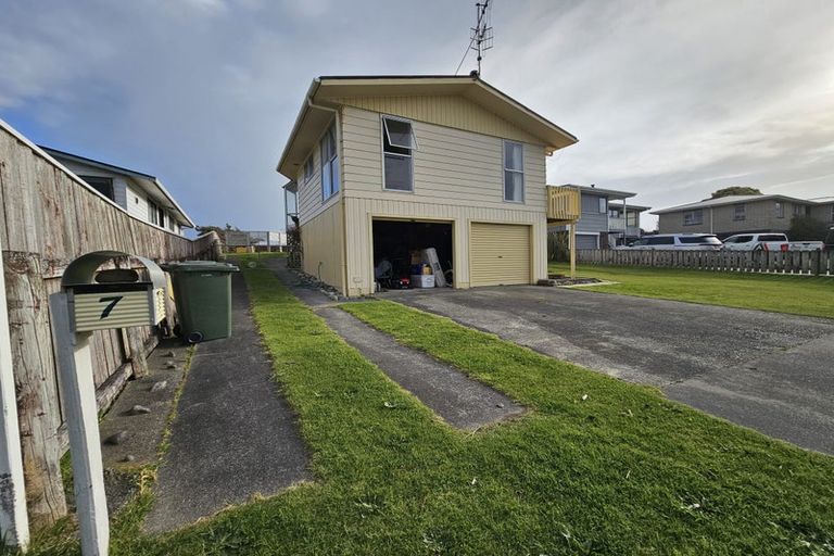 Photo of property in 7 Robert Mckeen Street, Otaki Beach, Otaki, 5512