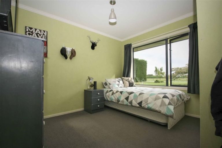 Photo of property in 16 Fowler Road, West Plains, Invercargill, 9874