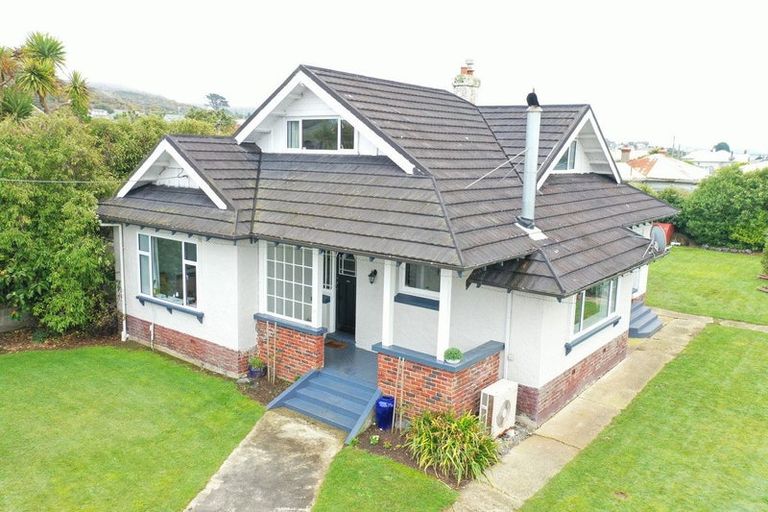 Photo of property in 25 Burrows Street, Bluff, 9814