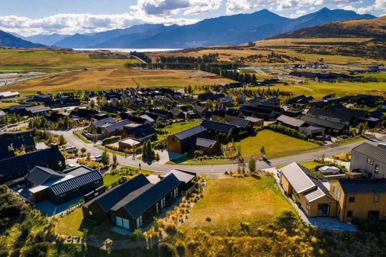 Photo of property in 14 Falconer Rise, Jacks Point, Queenstown, 9371