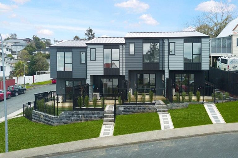 Photo of property in 6c Athena Drive, Totara Vale, Auckland, 0629