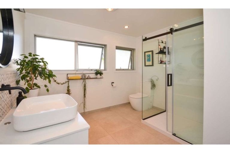 Photo of property in 8 Kemp Road, Kerikeri, 0230