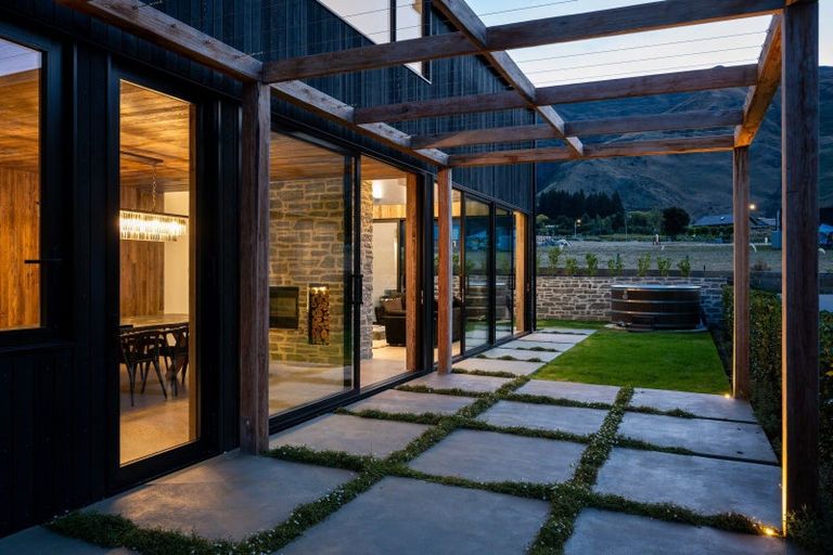 Photo of property in 13 Theodore Court, Wanaka, 9305