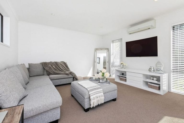Photo of property in 54 Scoria Close, Pyes Pa, Tauranga, 3112