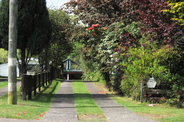 Photo of property in 100a Grand Vue Road, Kawaha Point, Rotorua, 3010