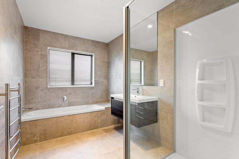 Photo of property in 3 Aquamarine Road, Rosehill, Papakura, 2113