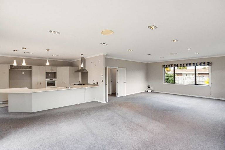 Photo of property in 30 Sandwich Road, St Andrews, Hamilton, 3200