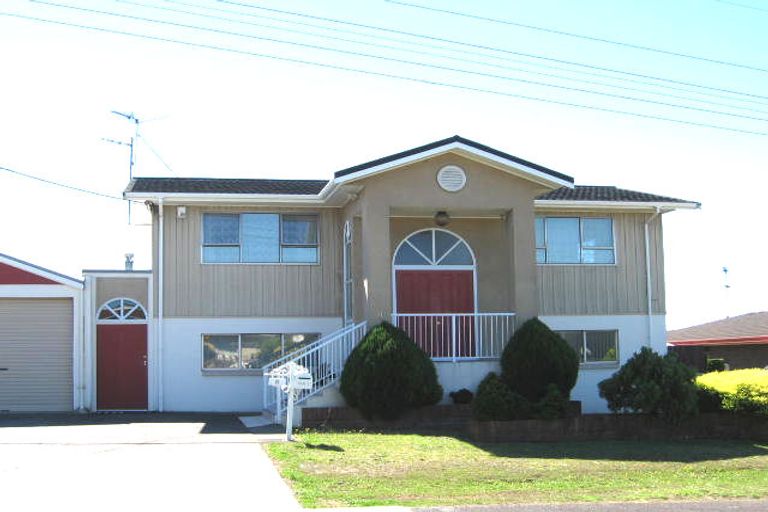 Photo of property in 8 Kokiri Street, Te Atatu South, Auckland, 0610