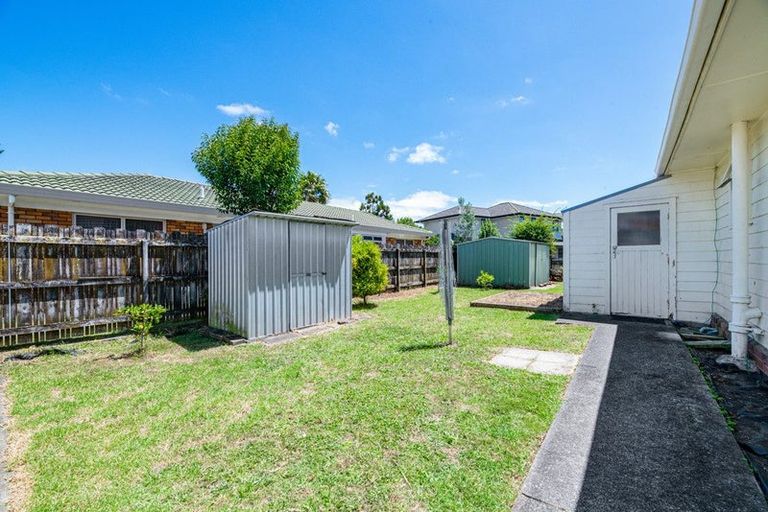 Photo of property in 18 Duncan Avenue, Te Atatu South, Auckland, 0610