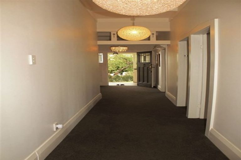 Photo of property in 14 Wheturangi Road, Greenlane, Auckland, 1051