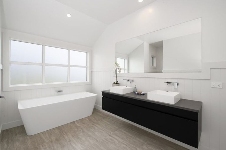 Photo of property in 4 Harrier Lane, Kinloch, Taupo, 3377