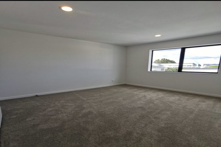 Photo of property in 1/17 Woodford Avenue, Henderson, Auckland, 0610