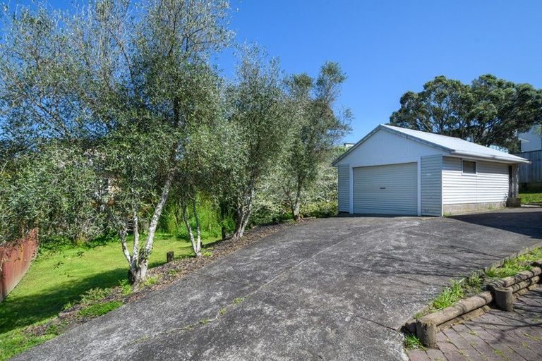 Photo of property in 6 Palmer Avenue, Glen Eden, Auckland, 0602