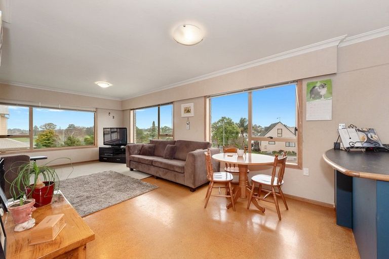 Photo of property in 3 Leyton Place, Nawton, Hamilton, 3200