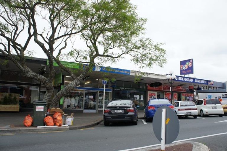 Photo of property in 3/23a Gladstone Road, Northcote, Auckland, 0627