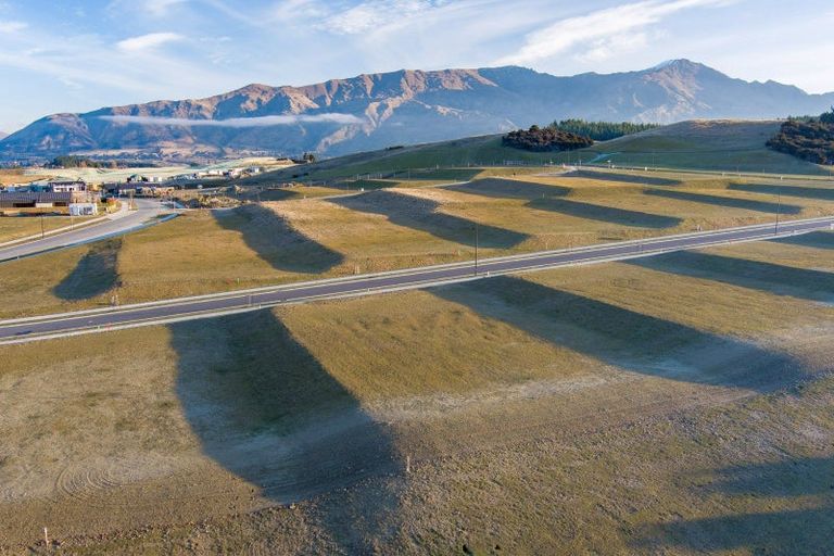 Photo of property in 47 Carrickmore Crescent, Wanaka, 9305