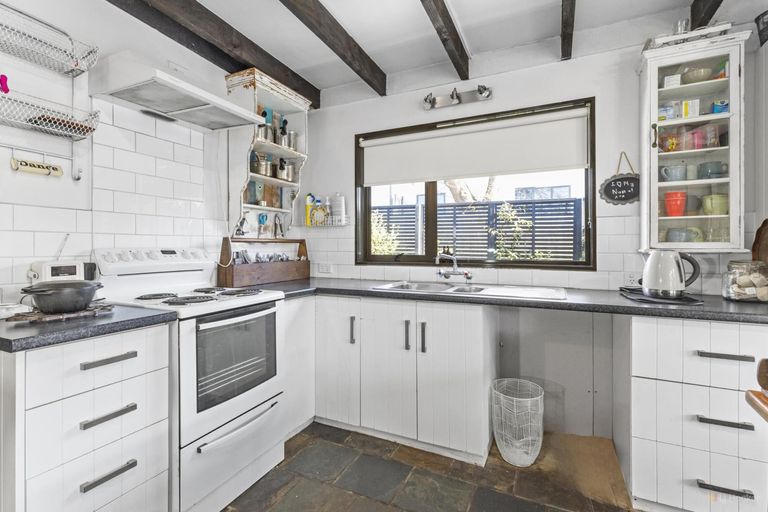 Photo of property in 23 South Terrace Road, Geraldine, 7930