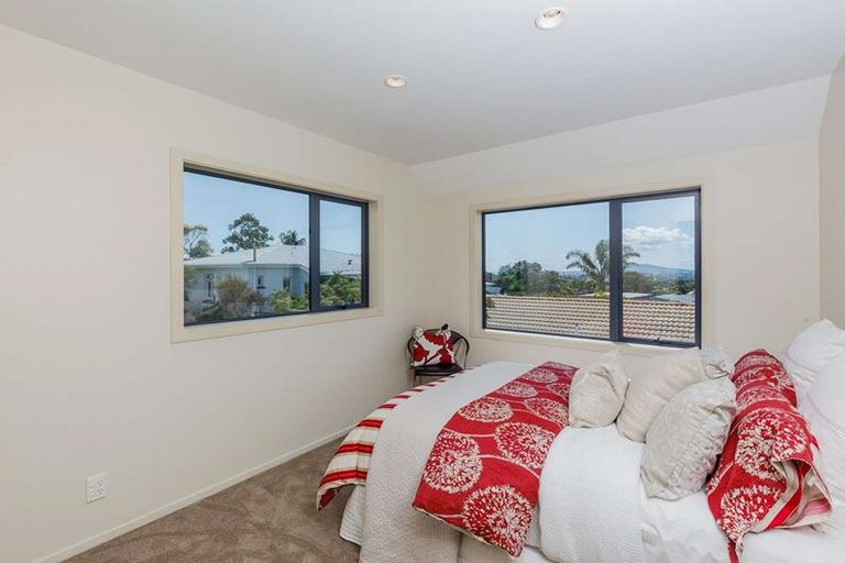 Photo of property in 2/254 Onewa Road, Birkenhead, Auckland, 0626