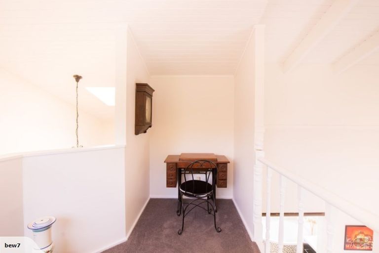 Photo of property in 19 Tiri View Place, Waiake, Auckland, 0630