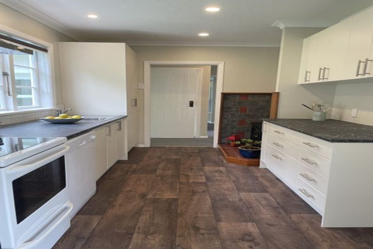 Photo of property in 3 Rowe Parade, Wainuiomata, Lower Hutt, 5014