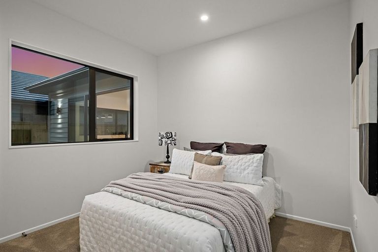 Photo of property in 18 Konoba Avenue, Kumeu, 0810