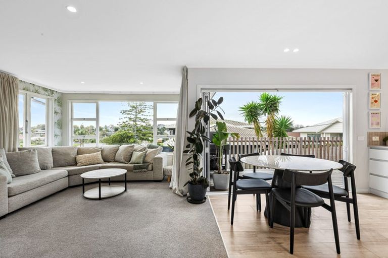 Photo of property in 2/28 Bay Street, Red Beach, 0932