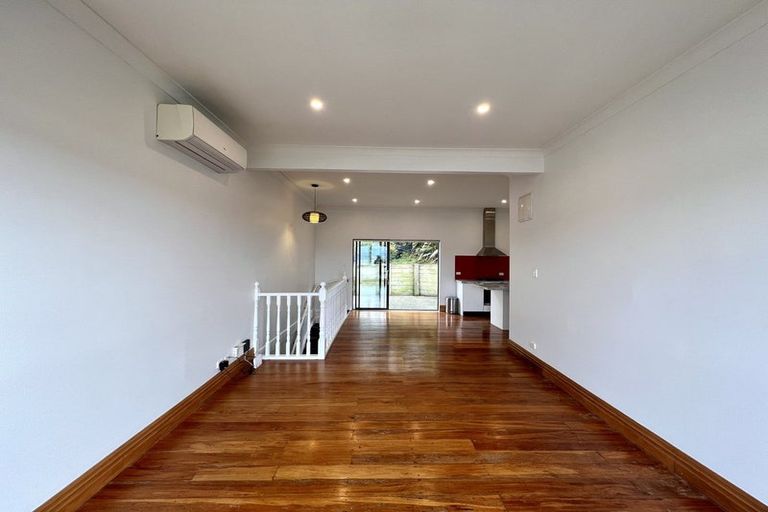 Photo of property in 53 Sutherland Road, Melrose, Wellington, 6023