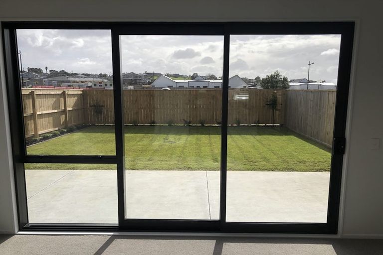 Photo of property in 34 Cambie Avenue, Red Beach, 0932