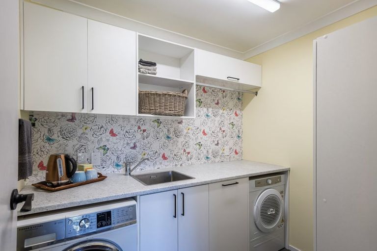 Photo of property in 64 Kotare Street, Waikanae, 5036