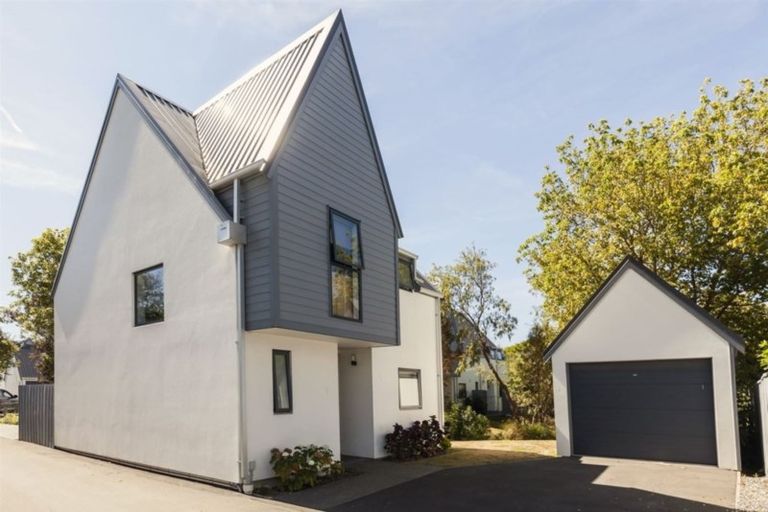 Photo of property in Cornwall Gardens, 1/27 Cornwall Street, St Albans, Christchurch, 8014