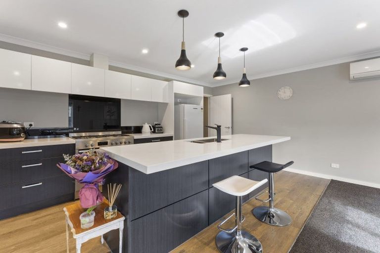 Photo of property in 16 Freedom Drive, Kelvin Grove, Palmerston North, 4414