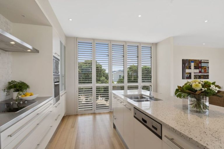 Photo of property in 25 Lagoon Way, Omaha, 0986