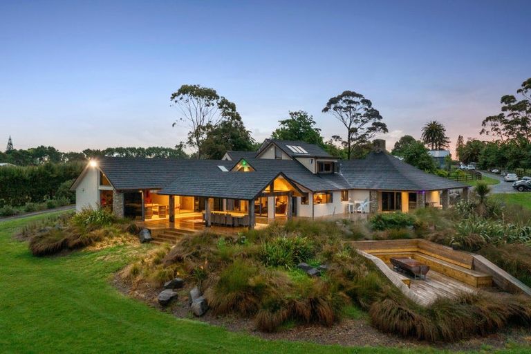 Photo of property in 255 Clifton Road, Whitford, Howick, 2571