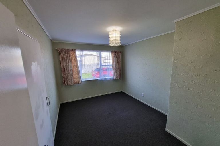 Photo of property in 52 Hobart Crescent, Wattle Downs, Auckland, 2103