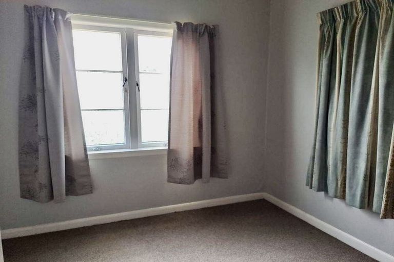 Photo of property in 813 Waitakere Road, Kumeu, 0891