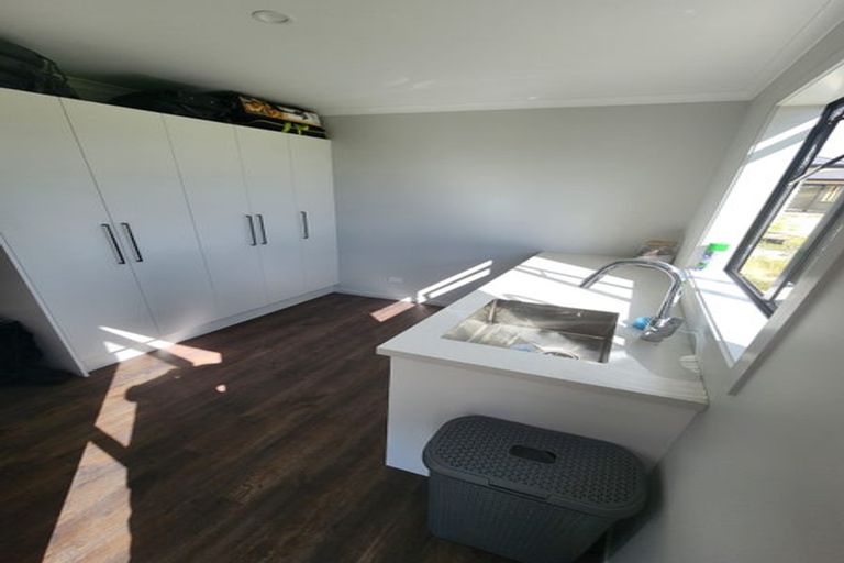 Photo of property in 49 Johnstone Drive, Fitzherbert, Palmerston North, 4410