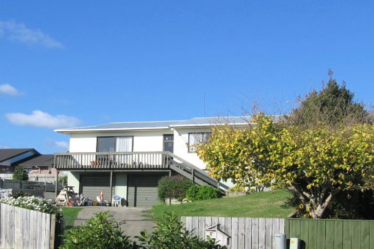 Photo of property in 9 Ross Grove, Paraparaumu, 5032