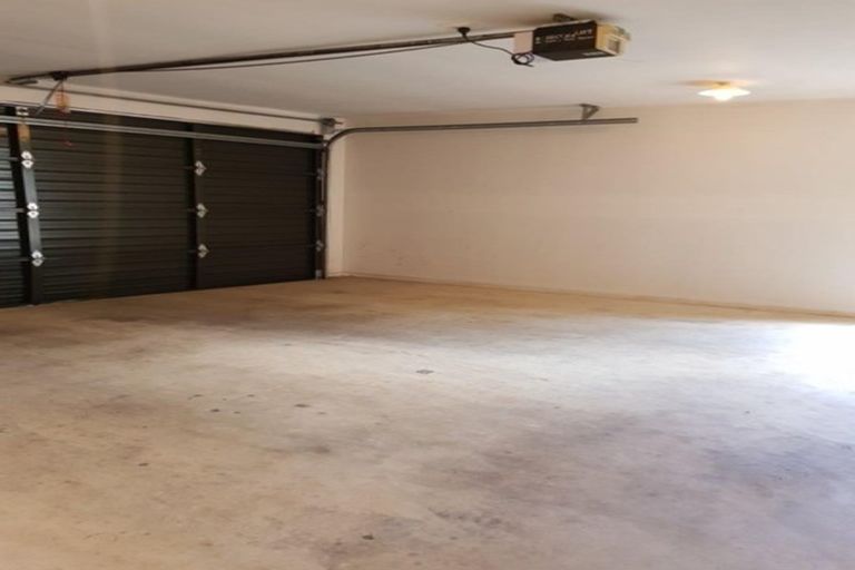 Photo of property in 30 Eroni Clarke Close, Flat Bush, Auckland, 2019