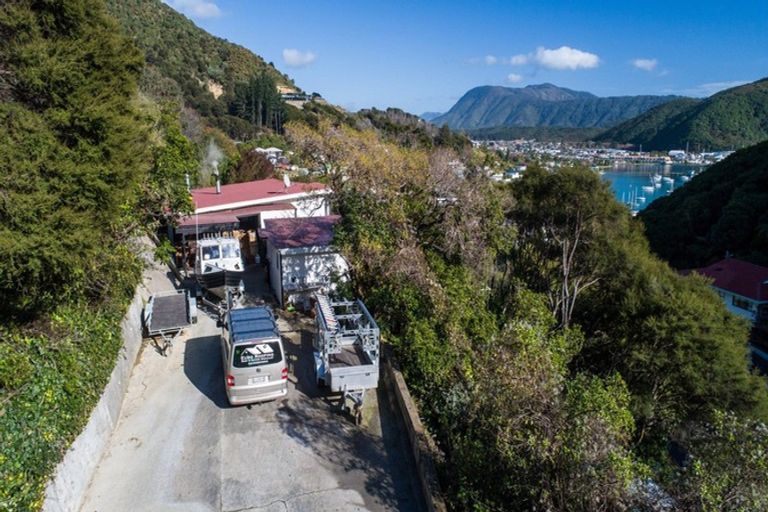 Photo of property in 13 Arthur Crescent, Waikawa, Picton, 7220