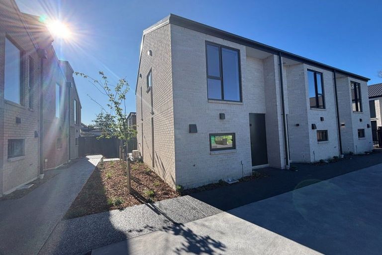 Photo of property in 1/88 Holly Road, St Albans, Christchurch, 8014