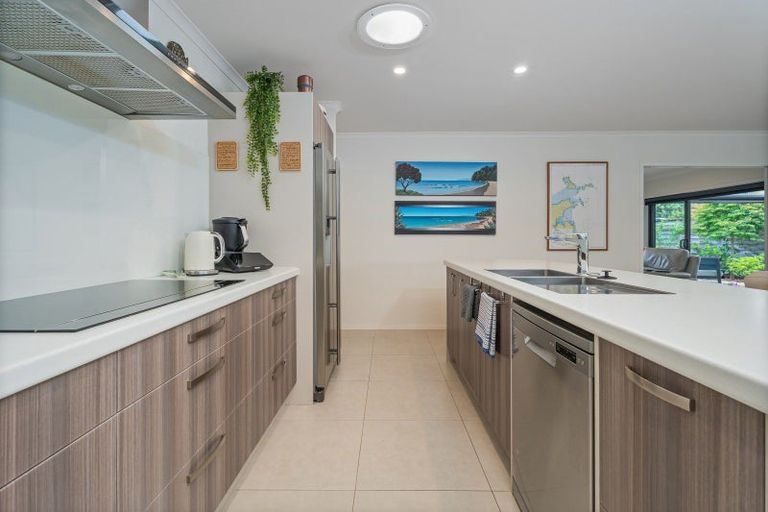 Photo of property in 32 Leeward Drive, Whitianga, 3510