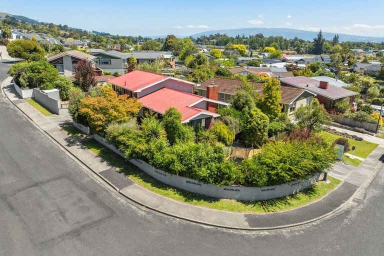 Photo of property in 16 Kinmont Crescent, Kinmont Park, Mosgiel, 9024