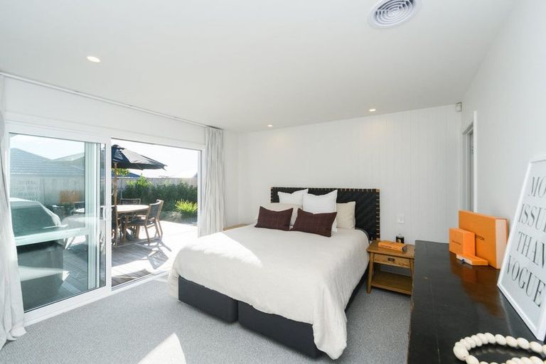 Photo of property in 10 Sardinia Grove, Fitzherbert, Palmerston North, 4410