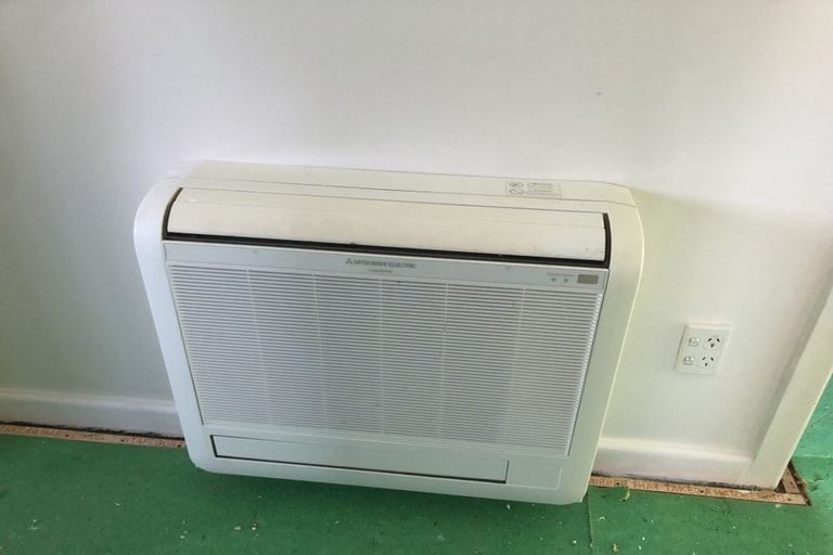 Photo of property in 34 Wainui Road, Waiwhetu, Lower Hutt, 5010