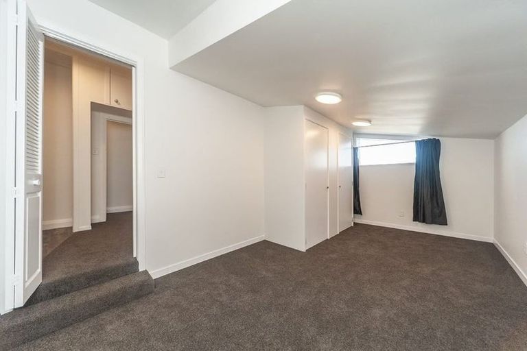 Photo of property in 33 Moa Point Road, Moa Point, Wellington, 6022