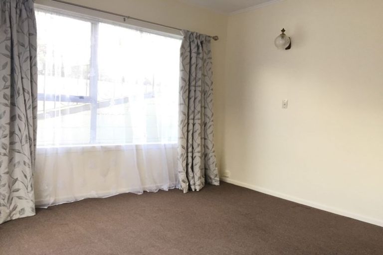 Photo of property in 132 Triangle Road, Massey, Auckland, 0614