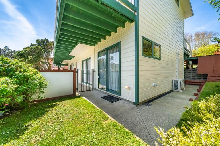 Photo of property in 6 Haast Close, Kelson, Lower Hutt, 5010