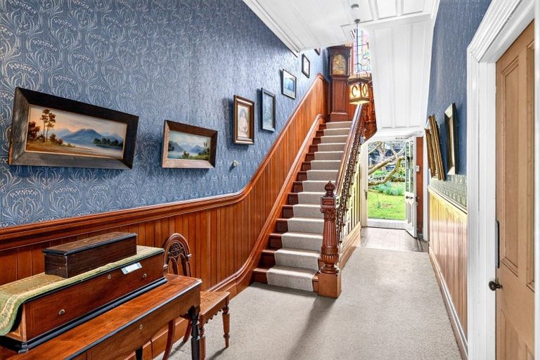 Photo of property in 16 Jubilee Avenue, Devonport, Auckland, 0624