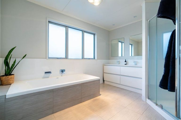 Photo of property in 5 Keswick Crescent, Huntington, Hamilton, 3210