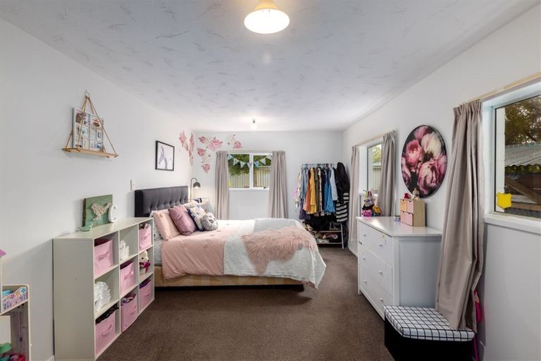 Photo of property in 15 Tralee Place, Bishopdale, Christchurch, 8053